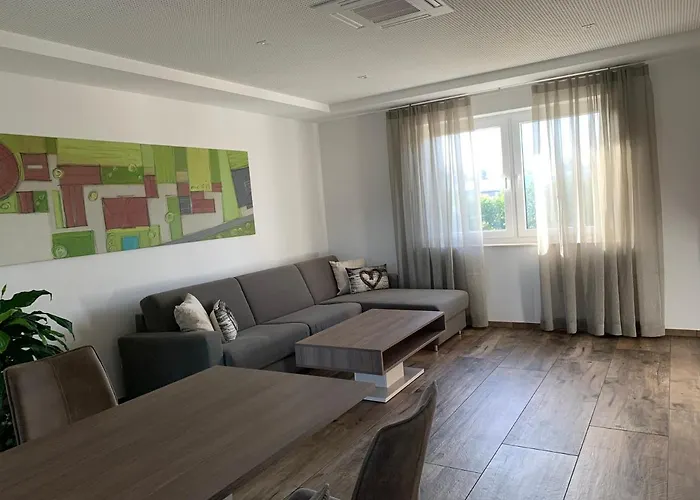 Exklusive Wohnung Mit Brettachblick